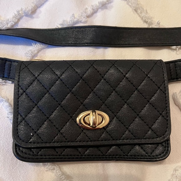 New Look Handbags - NEW LOOK QUILTED TURN LOCK FANNY PACK